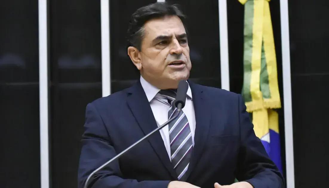 Candidatos ao Senado por Minas: Domingos Sávio e Eros Biondini em destaque