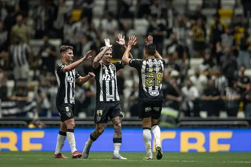 Cuca elogia controle do Atlético em goleada sobre o Maringá na Copa do Brasil