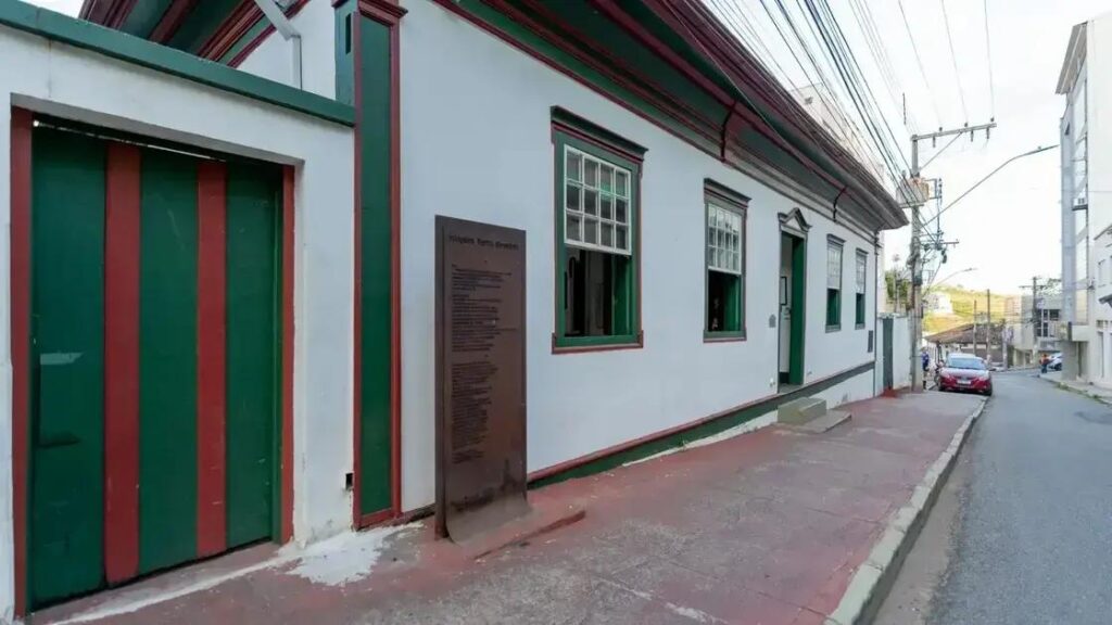 Escola Livre de Música de Itabira abre vagas remanescentes para Flauta e Saxofone