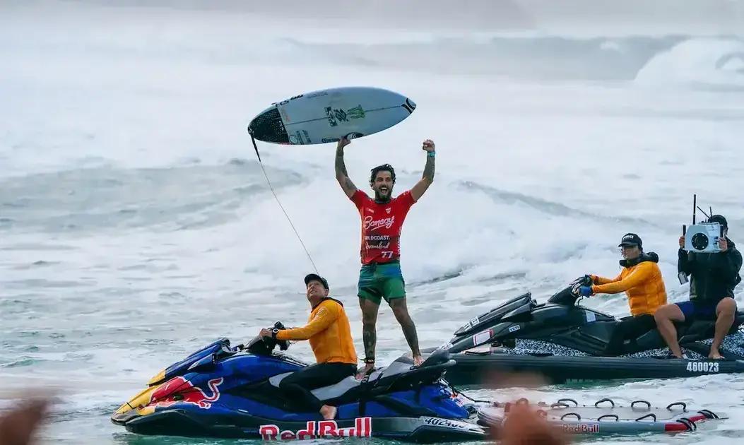 Filipe Toledo é campeão da etapa Gold Coast do Circuito Mundial de Surf