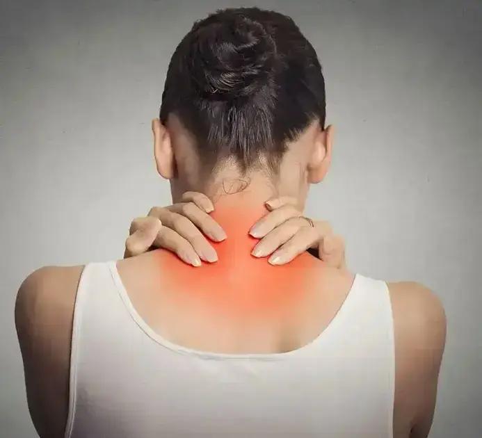 Gibosidade cervical: causas, tratamento e como a quiropraxia pode ajudar