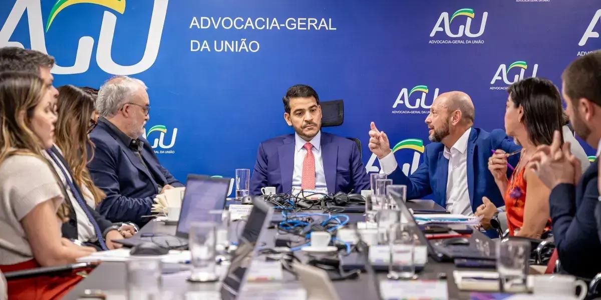 INSS elabora plano para ressarcir aposentados vítimas de fraudes