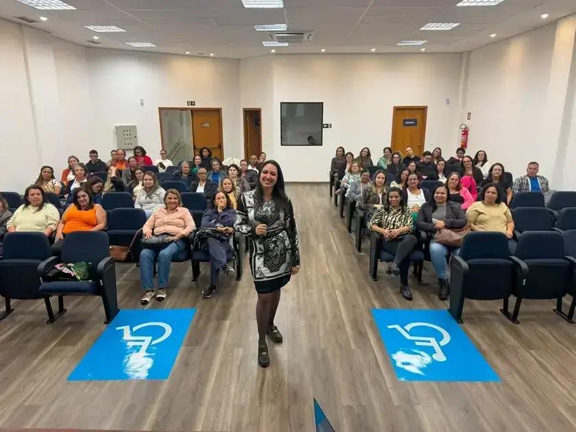 Instituto Actus: Palestra sobre Educação Inclusiva com Amanda Teixeira em Itabira