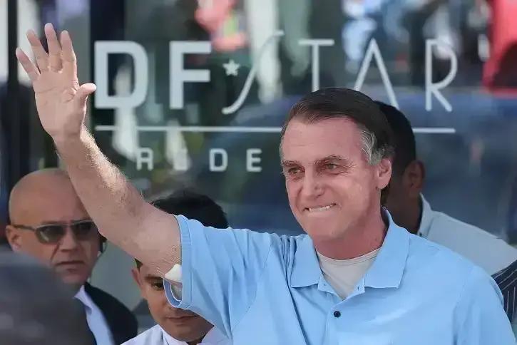 Jair Bolsonaro recebe alta e já se prepara para protesto em Brasília