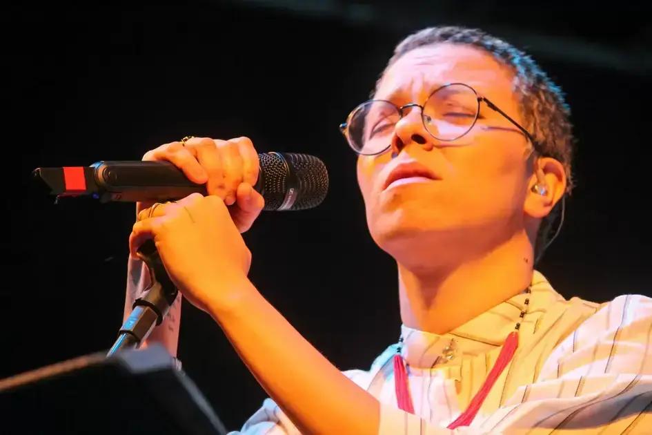 Maria Gadú brilha na 24ª Festa do Vinho de Catas Altas neste sábado