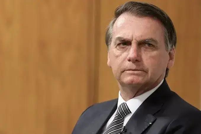 Médicos recomendam a Bolsonaro que não participe de ato pela anistia