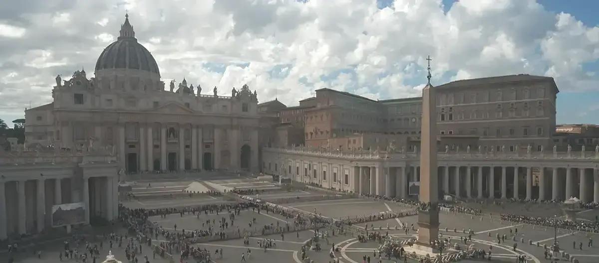 Os 12 Cardeais Favoritos para o Trono de São Pedro: Análise do Conclave