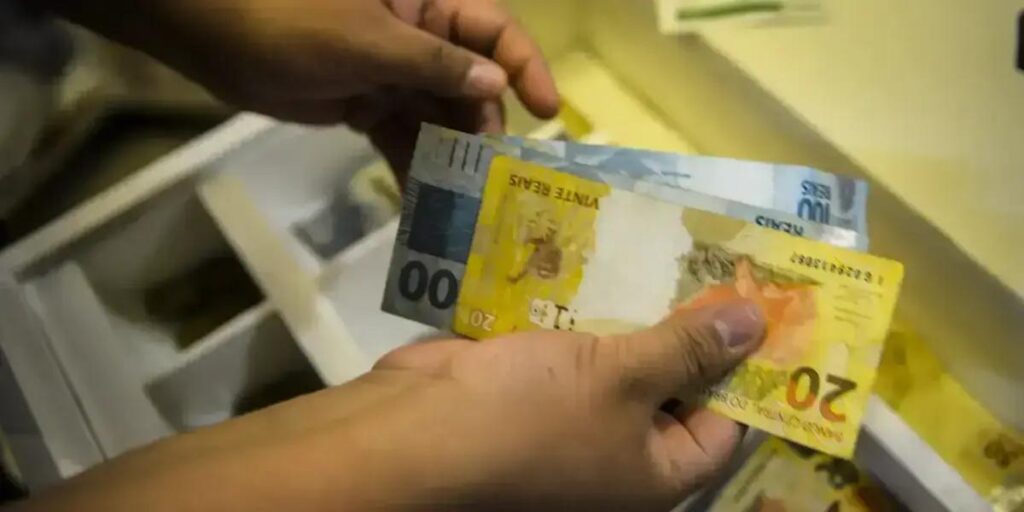 Pesquisa revela R$ 9,13 bilhões deixados por brasileiros em contas bancárias