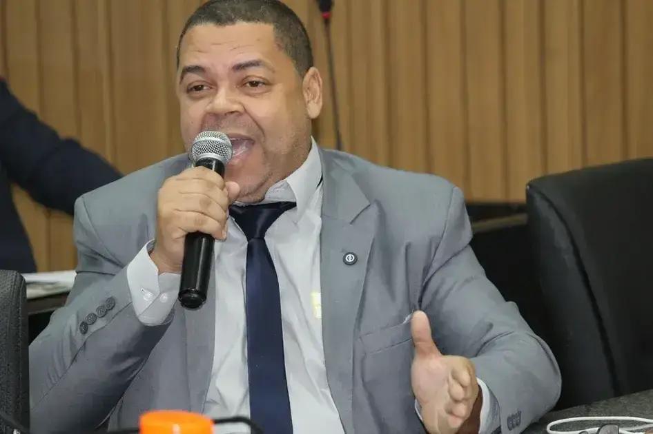 Tensão na Câmara: Luiz Carlos reitera denúncias sem apresentar provas e enfrenta vereadores