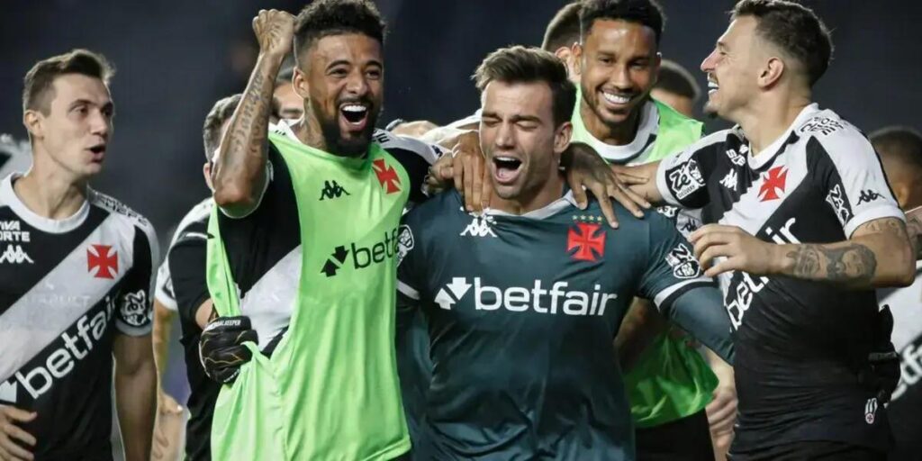 Vasco vence Operário nos pênaltis e avança na Copa do Brasil