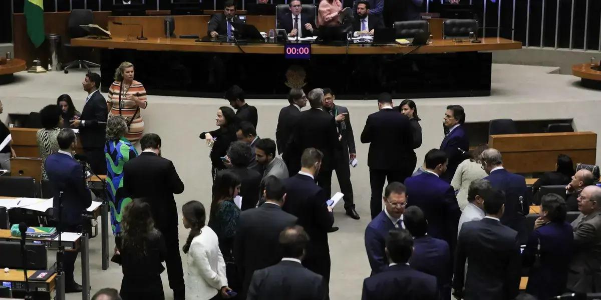 AGU não confirma recursos ao Supremo sobre aumento do IOF