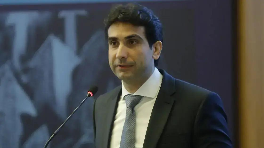 Banco Central mantém Selic alta e descarta cortes antes de 2026