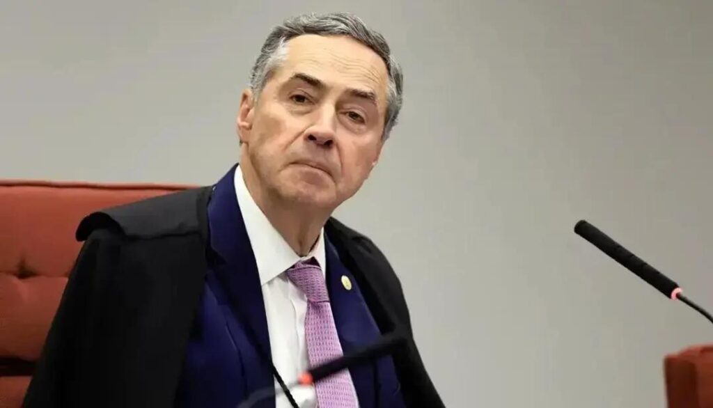 Barroso pede urgência na regulação de IA e plataformas digitais ao Congresso