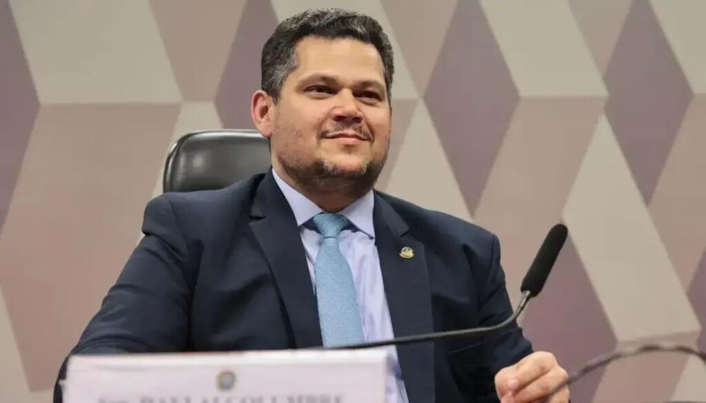 Davi Alcolumbre quer pautar aumento no número de deputados federais em junho
