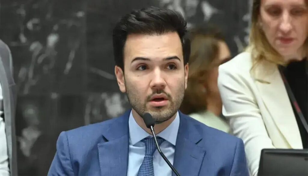 Decisão do presidente da Assembleia sobre vaga no Tribunal de Contas é aguardada