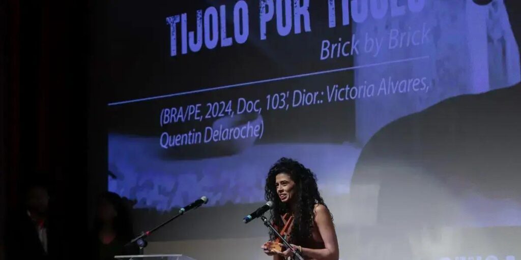 Documentário Tijolo por Tijolo brilha no 26º Festival Internacional de Cinema