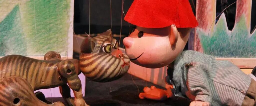 Giramundo Teatro de Bonecos apresenta "Pedro e o Lobo" em Bela Vista