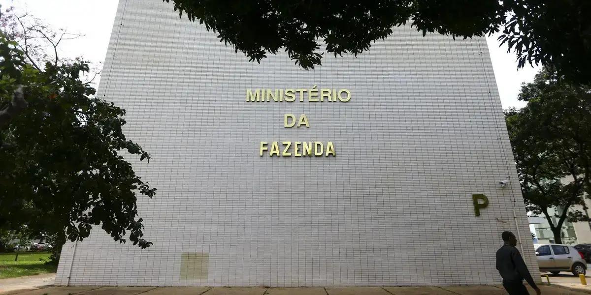 Governo federal anuncia novas medidas e mudanças no IOF