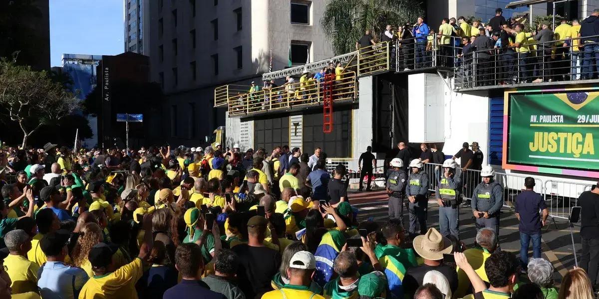 Manifestação em São Paulo: apoiadores de Bolsonaro protestam contra julgamento no STF