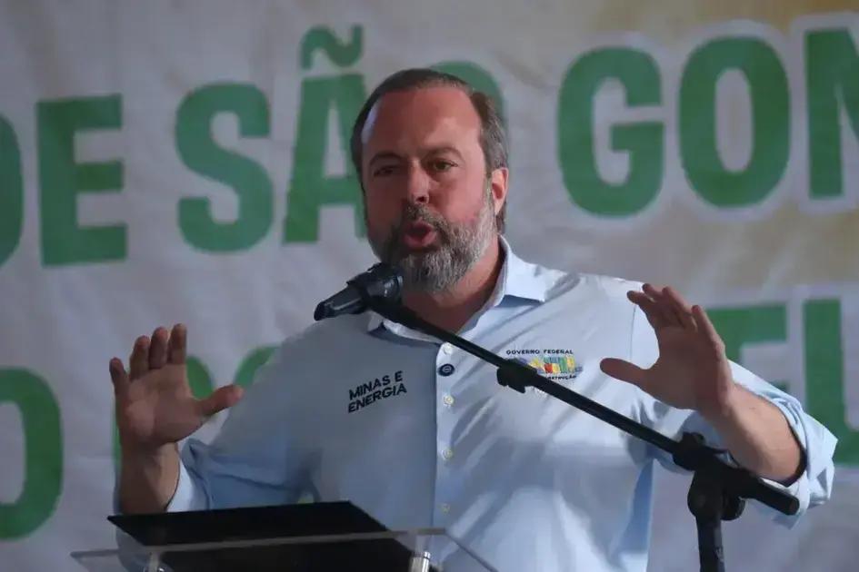 Ministro Alexandre Silveira anuncia apoio a municípios mineradores no Brasil