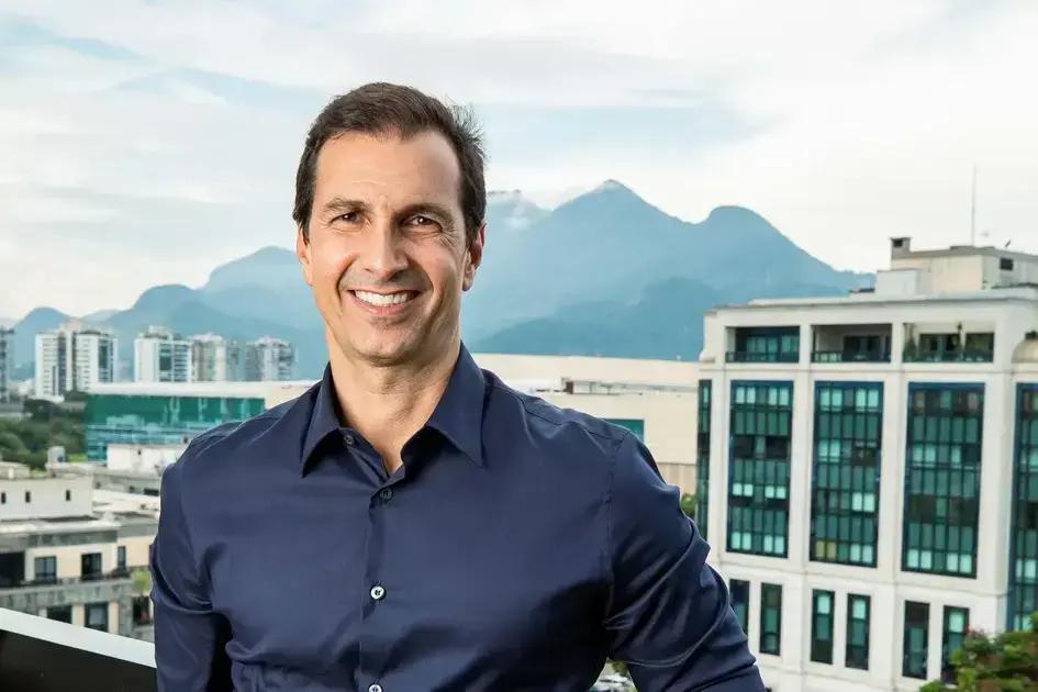 Multiplan suspende novos projetos até 2026 devido a incertezas econômicas