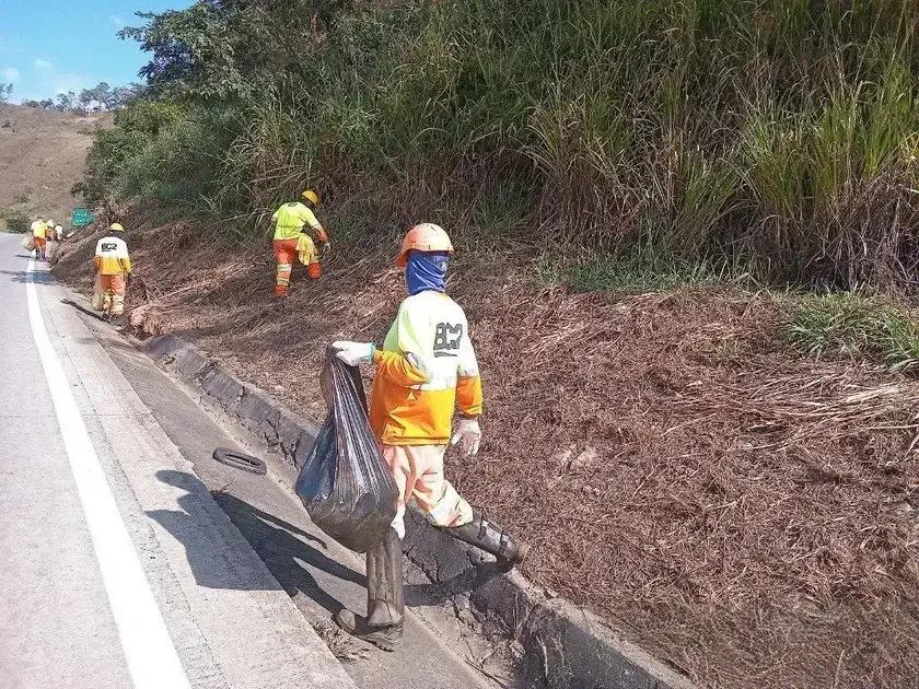 Mutirão da Limpeza da Nova 381 remove 155 toneladas de lixo da rodovia