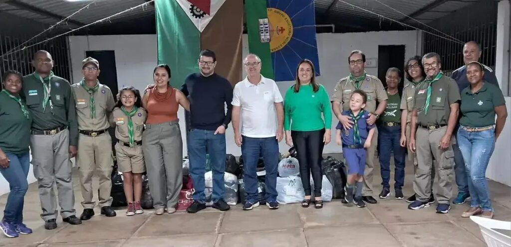 Prefeitura de Monlevade realiza distribuição de agasalhos em parceria com escoteiros