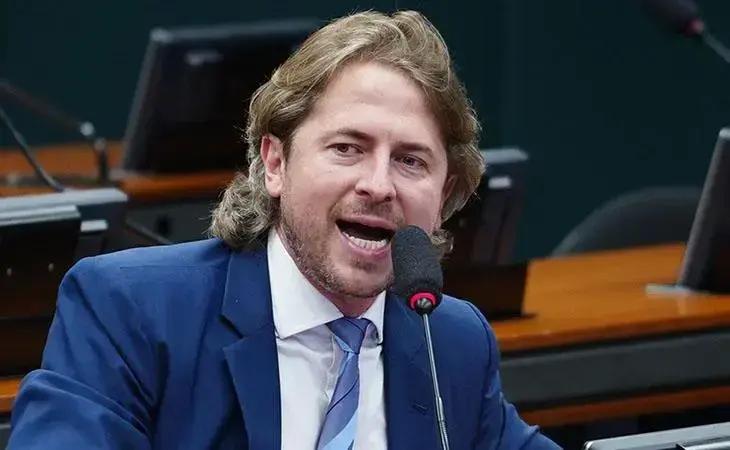Respeito seletivo: a política sob análise crítica