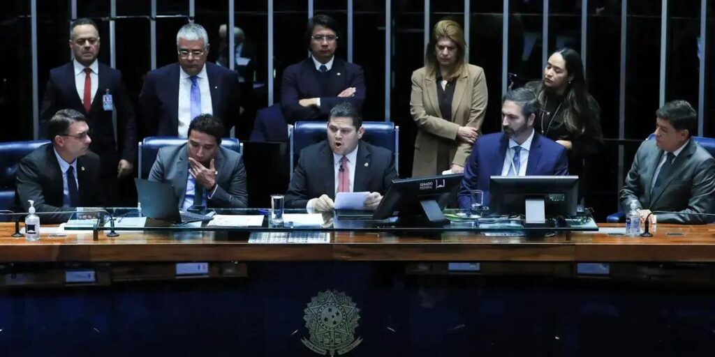 Senado aprova incremento de deputados federais para 531 em 2026