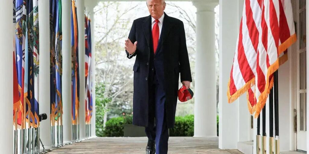 Trump alerta Musk sobre consequências sérias por apoio a democratas