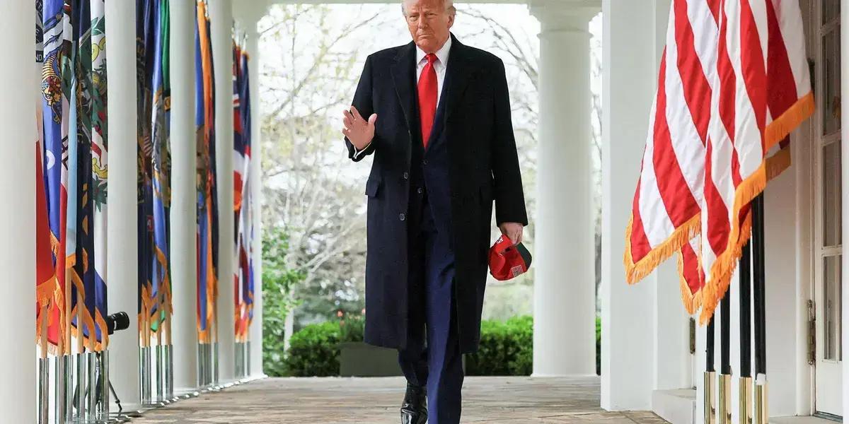 Trump alerta Musk sobre consequências sérias por apoio a democratas