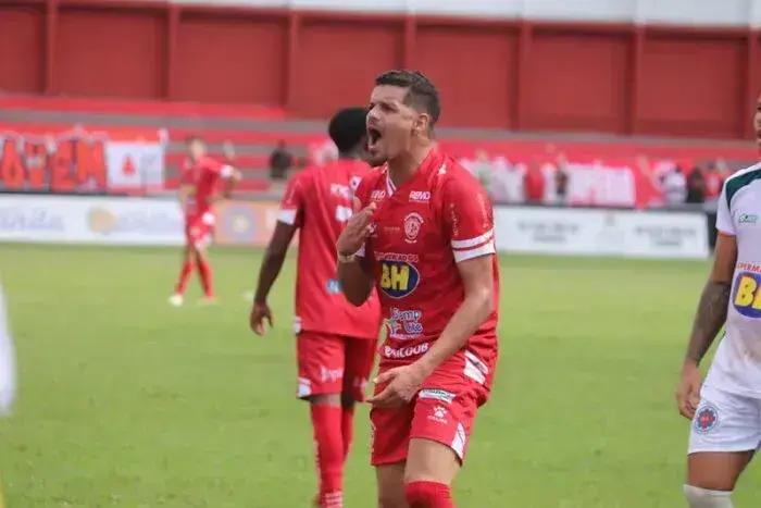 Valério tenta reação após apagão, mas é derrotado pelo Ipatinga por 3 a 2