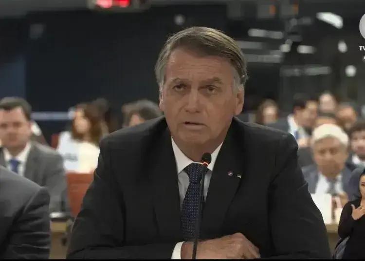 Analistas apontam estratégia de Bolsonaro para provocar caos e prisão