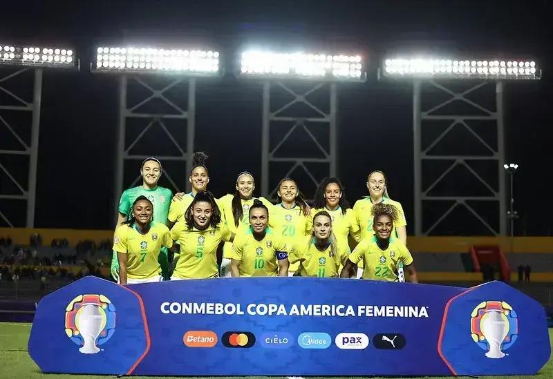 Brasil avança para as semifinais com goleada sobre o Paraguai na Copa América Feminina