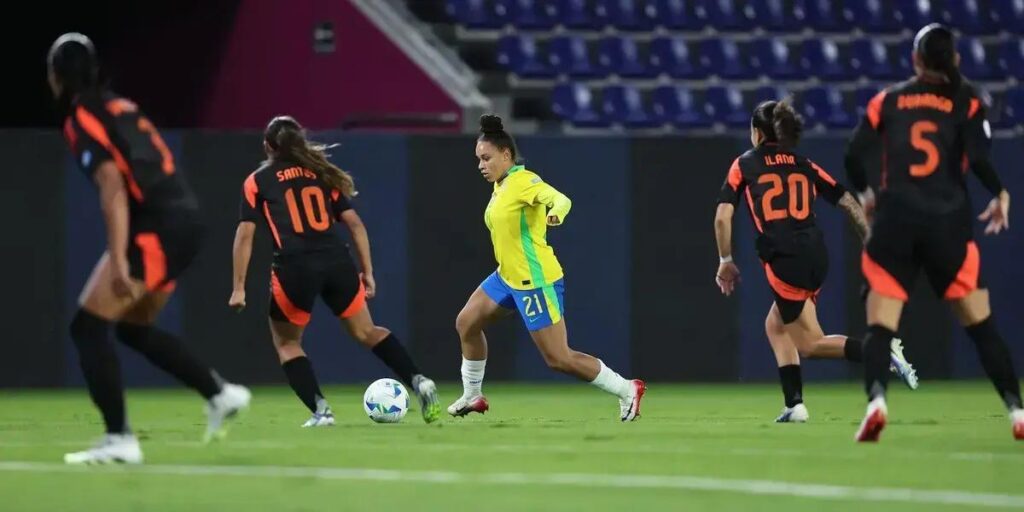 Brasil empata com a Colômbia e se classifica em 1º na Copa América Feminina