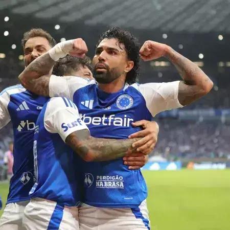 Cruzeiro goleia Juventude por 4 a 0 e se mantém na liderança do Brasileirão