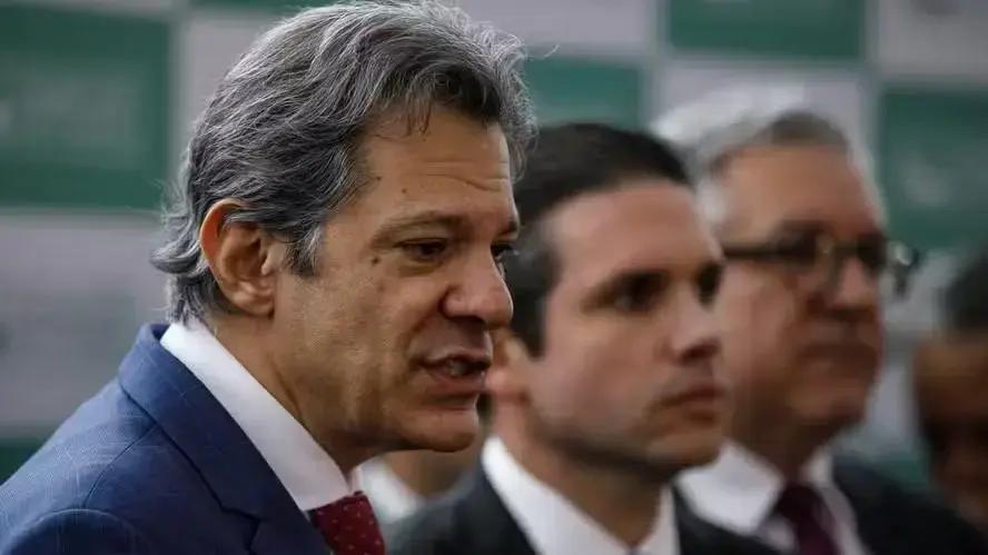 Desentendimento entre Hugo Motta e Fernando Haddad agita o Congresso