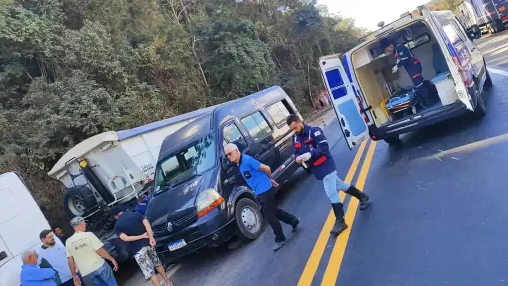 Dois acidentes graves na BR 381 marcam a tarde de domingo em Nova Era