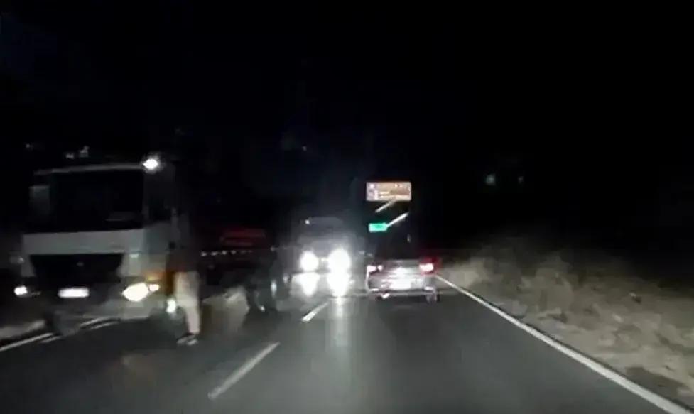 Registro de caminhões trafegando na contramão em Caeté gera preocupação