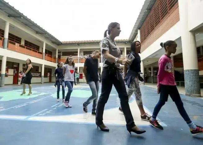 Três escolas de João Monlevade adotam o modelo cívico-militar