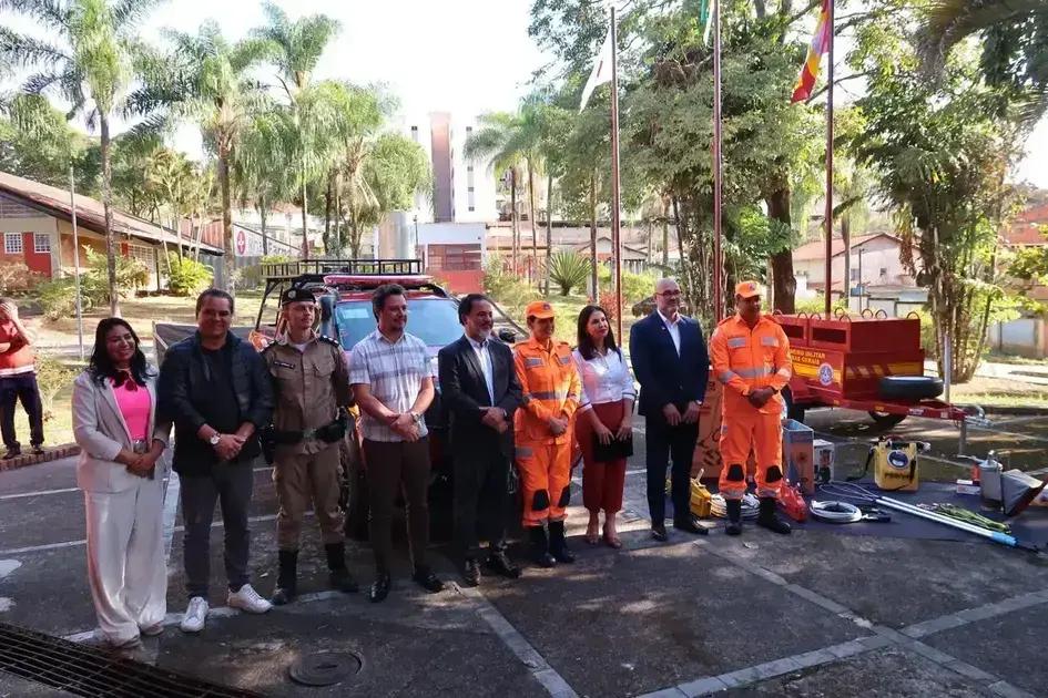 Corpo de Bombeiros de Itabira ganha nova viatura e lança projeto social