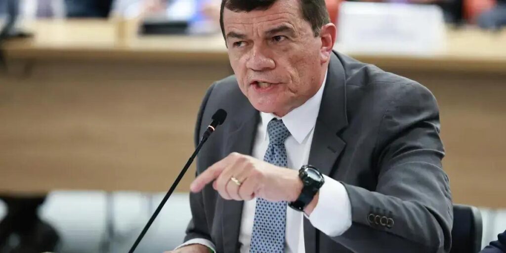Defesa de ex-ministro Paulo Sérgio Nogueira alega atuação contra golpe de Estado
