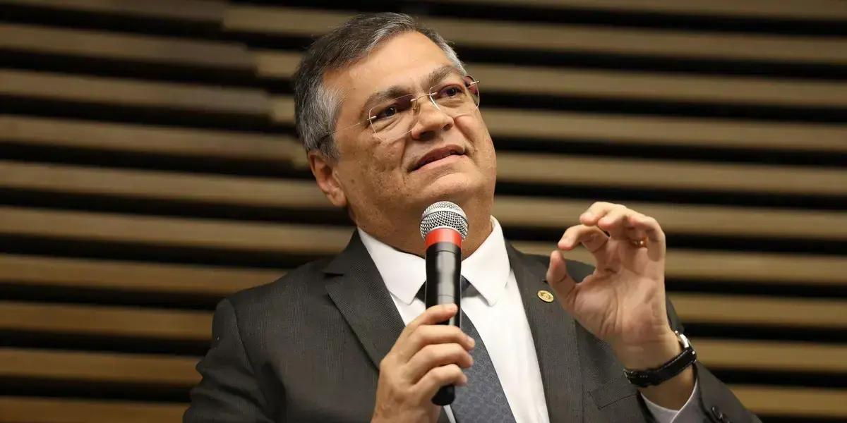 Dino delimita veto: leis estrangeiras não têm eficácia automática no Brasil