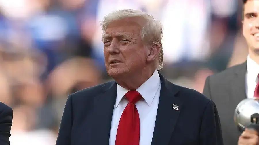 Donald Trump diz que Lula pode contactá-lo a qualquer momento