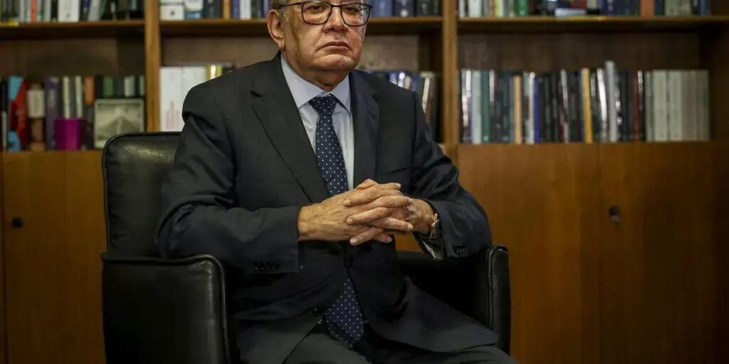 Gilmar Mendes comenta sobre cancelamento de visto dos EUA e ironiza decisão de Trump