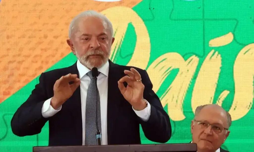 Governo Lula implementa R$ 30 bilhões em crédito para enfrentar tarifaço