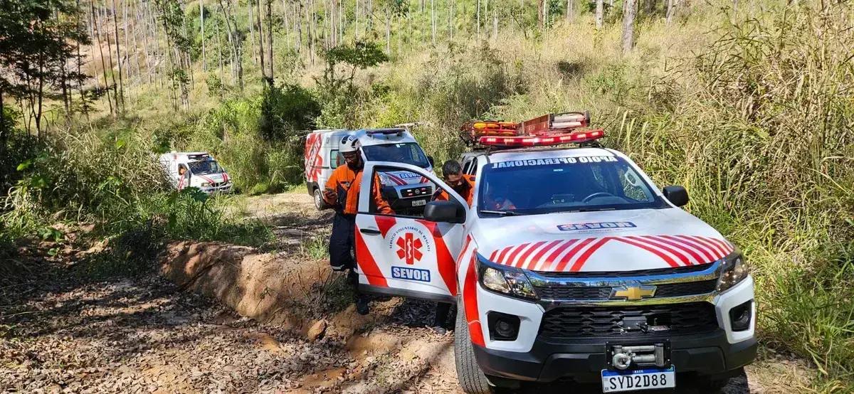 Homem é resgatado após queda de 6 metros na Serra do Seara, em João Monlevade
