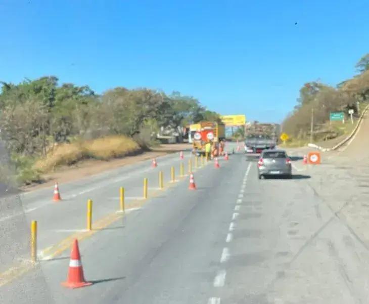 Instalação de balizadores no trevo de Caeté visa reduzir acidentes