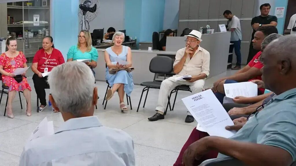 Lançamento da antologia 'Poéticos em Itabira' acontece na Hora da Poesia