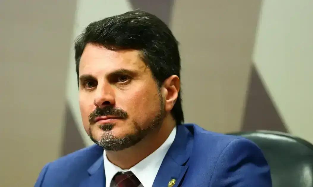 Marcos do Val pode permanecer no Senado após as 19h com tornozeleira, decide Moraes